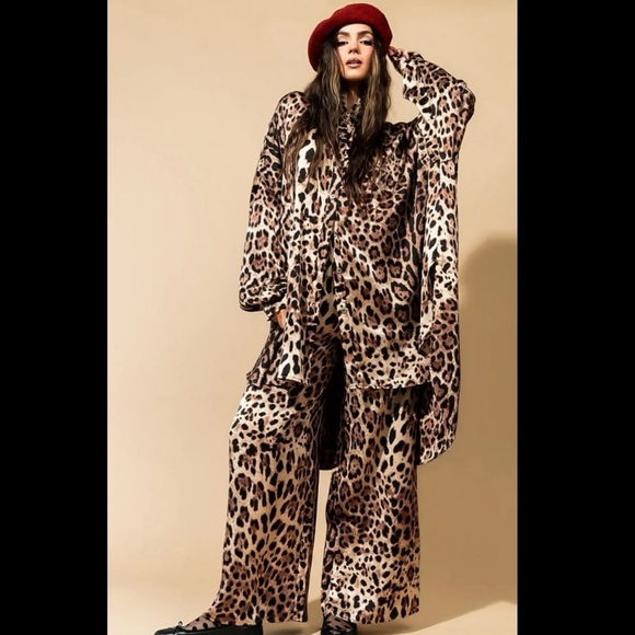 Dressed in LALA Leopard Print Pants & Jumpsuit Set Worn Once Perfect Condition - Picture 2 of 8